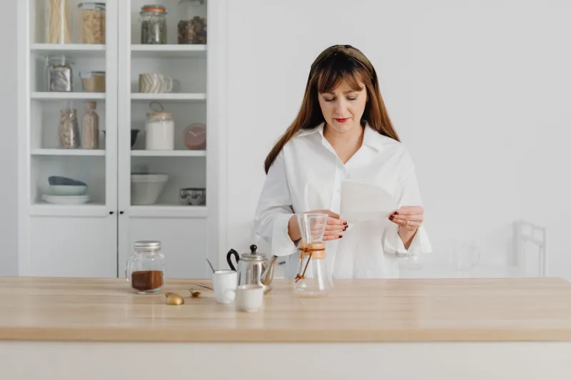 Morning Coffee, Evening Quiet: Why Danish Nomads Carry Rituals Instead of Comfort Objects